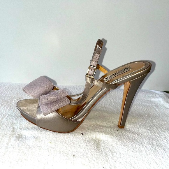 Badgley Mischka Shoes - Badgley Mischka bows and heels